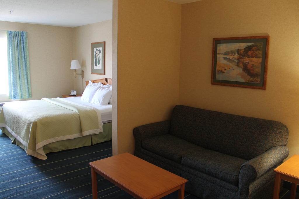 Days Inn & Suites By Wyndham Bridgeport - Clarksburg Chambre photo