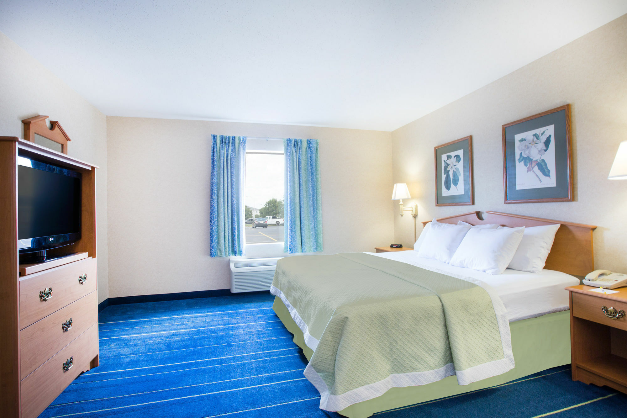 Days Inn & Suites By Wyndham Bridgeport - Clarksburg Extérieur photo