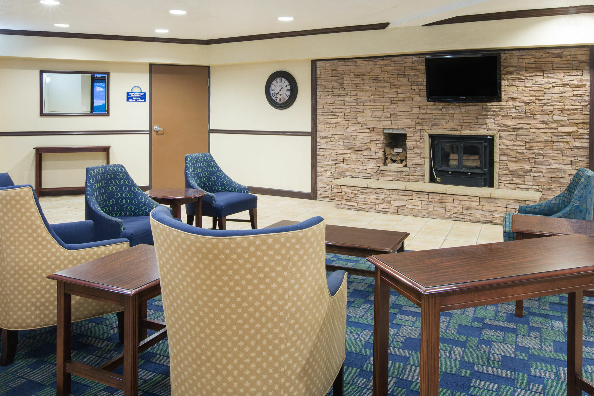 Days Inn & Suites By Wyndham Bridgeport - Clarksburg Extérieur photo